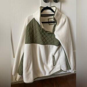 Abercrombie & Fitch Women’s Asymmetrical Snap Up Fleece - white/olive green - L